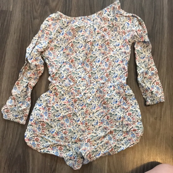 Gap Kids Girls Floral Romper Small (6-7) - Picture 3 of 4